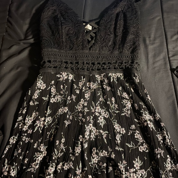 Gorgeous romper - Picture 1 of 1